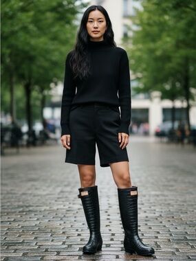 Hunter Black Tailored Bermuda Shorts Size 6
